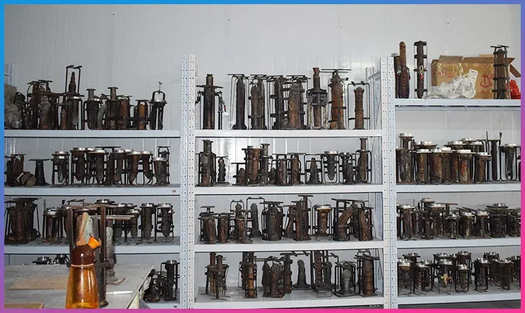 About us 4 About us 4